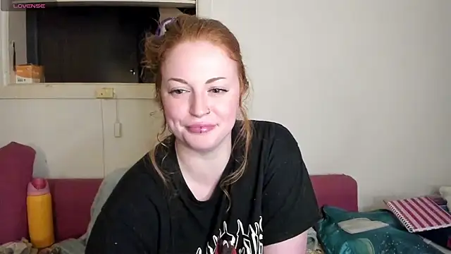 Snapshot of aaprill chatting on 14, 10, 2025 aaprill online show from 14, 10, 2025