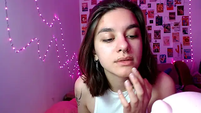 Snapshot of Celine_Dionn chatting on 12, 12, 2024 Celine Dionn online show from 12, 12, 2024