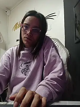 Snapshot of Yaumiko chatting on 27, 10, 2025 Yaumiko online show from 27, 10, 2025