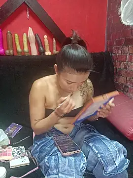 Snapshot of Yaumiko chatting on 29, 10, 2025 Yaumiko online show from 29, 10, 2025