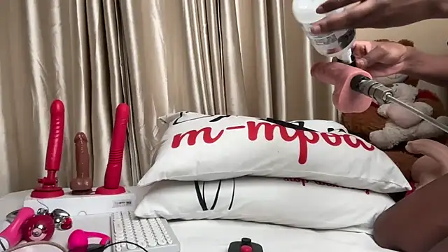 SexyAudreyFuck online show from 16, 12, 2025