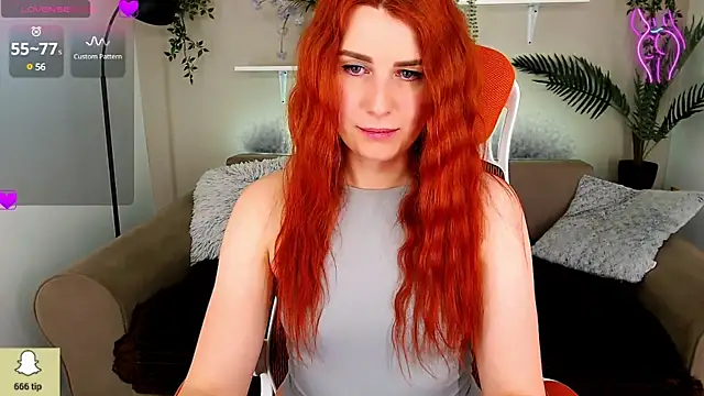 YrKiraXO online show from 3, 2, 2025