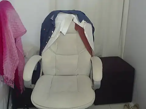 paiper halliwey online show from 12, 1, 2025