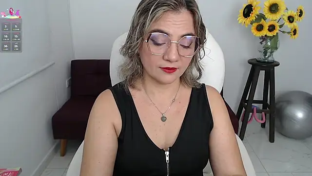 ana milf online show from 14, 9, 2025