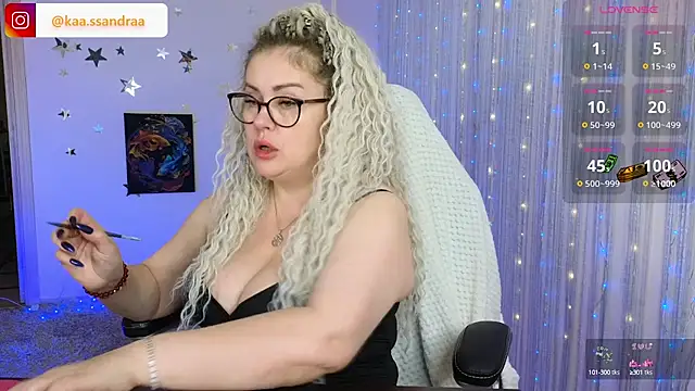 misskaassandraa online show from 25, 12, 2024