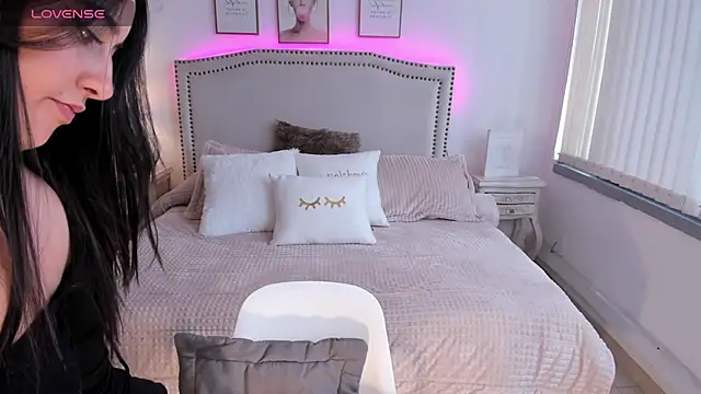 Snapshot of serenna_se chatting on 21, 2, 2025 serenna se online show from 21, 2, 2025