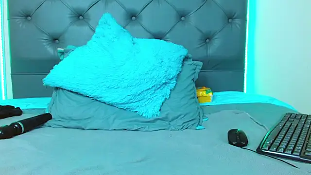 Snapshot of mia_xx1 chatting on 24, 2, 2025 mia xx1 online show from 24, 2, 2025