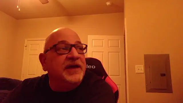 Snapshot of --JimmyJamzs-- chatting on 17, 12, 2024 --JimmyJamzs-- online show from 17, 12, 2024