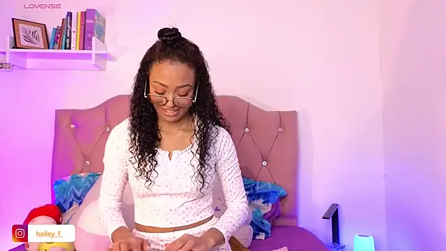 Snapshot of Heily_Fox chatting on 28, 2, 2025 Heily Fox online show from 28, 2, 2025