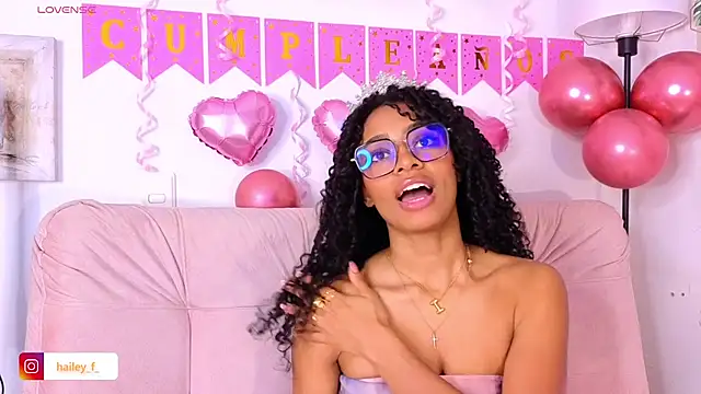 Snapshot of Heily_Fox chatting on 5, 3, 2025 Heily Fox online show from 5, 3, 2025