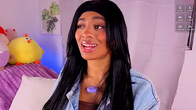 Snapshot of Heily_Fox chatting on 8, 11, 2025 Heily Fox online show from 8, 11, 2025