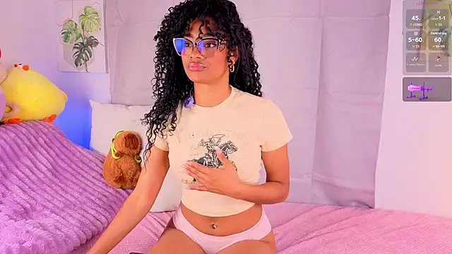 Snapshot of Heily_Fox chatting on 13, 11, 2025 Heily Fox online show from 13, 11, 2025