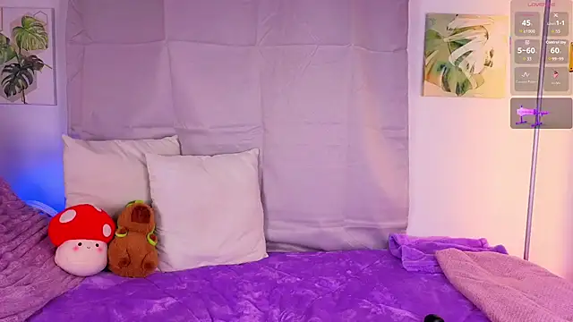 Snapshot of Heily_Fox chatting on 17, 11, 2025 Heily Fox online show from 17, 11, 2025