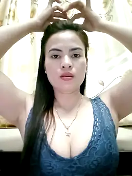 NgocQuyen2K online show from 14, 2, 2025