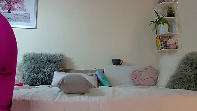 KatBigBum online show from 2, 1, 2025
