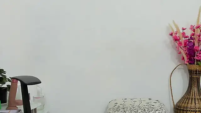 Latin Mature975 online show from 9, 10, 2025