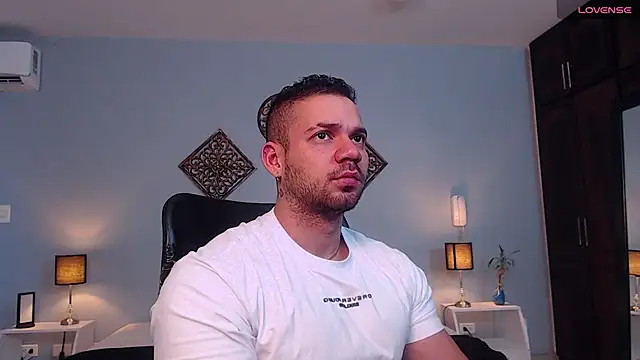 Snapshot of JeremyLowe chatting on 10, 1, 2025 JeremyLowe online show from 10, 1, 2025