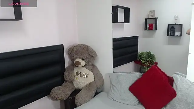 Snapshot of eva_doshi chatting on 20, 3, 2025 eva doshi online show from 20, 3, 2025