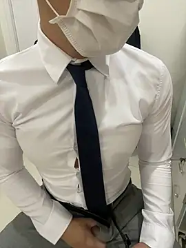 harrylouis1357 online show from 8, 3, 2025