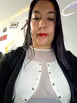 Bella keny online show from 3, 2, 2025