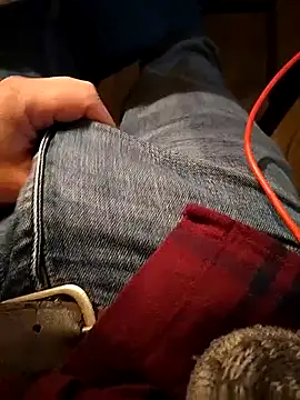 Snapshot of A_man_in_public chatting on 27, 2, 2026 A man in public online show from 27, 2, 2026