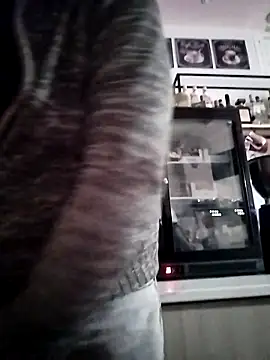 Snapshot of A_man_in_public chatting on 28, 2, 2026 A man in public online show from 28, 2, 2026