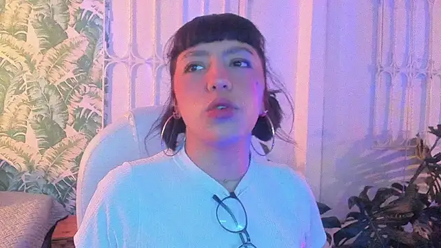 cute hollywood online show from 4, 2, 2026