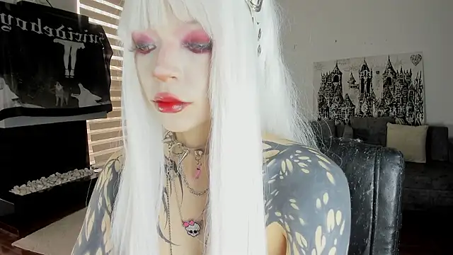 Snapshot of SophieHill_gh chatting on 25, 3, 2026 SophieHill gh online show from 25, 3, 2026