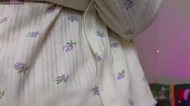 Snapshot of christy_memeow chatting on 29, 11, 2025 christy memeow online show from 29, 11, 2025