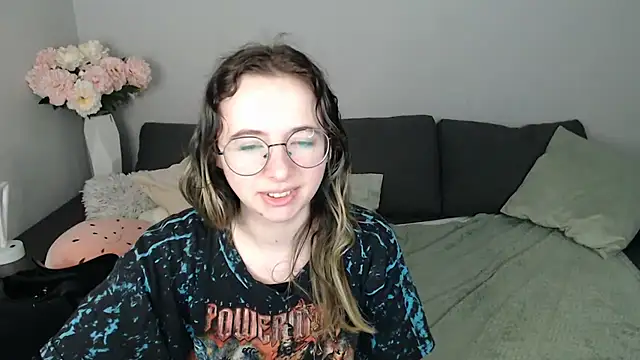 Mini Diva online show from 26, 10, 2025