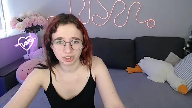 Snapshot of Mini_Diva chatting on 7, 3, 2026 Mini Diva online show from 7, 3, 2026