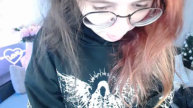 Snapshot of Mini_Diva chatting on 13, 3, 2026 Mini Diva online show from 13, 3, 2026