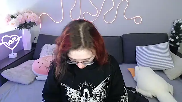 Snapshot of Mini_Diva chatting on 18, 3, 2026 Mini Diva online show from 18, 3, 2026