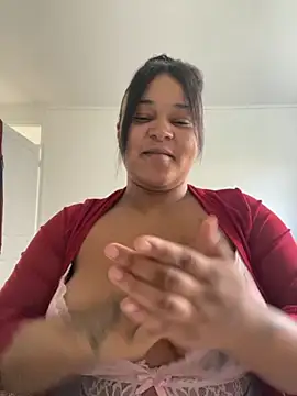 Snapshot of yourfavlightskinn chatting on 20, 11, 2025 yourfavlightskinn online show from 20, 11, 2025