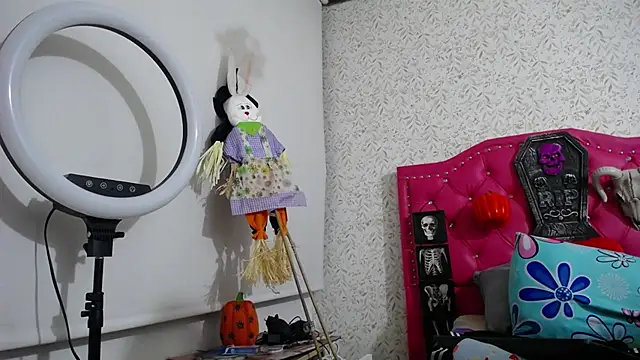 Snapshot of luly_pink chatting on 29, 10, 2025 luly pink online show from 29, 10, 2025