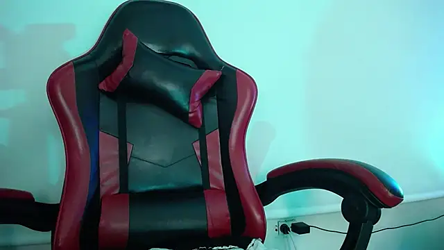 Snapshot of luly_pink chatting on 7, 11, 2025 luly pink online show from 7, 11, 2025