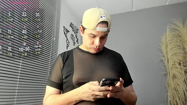 Snapshot of Latin_boy_surprisee chatting on 21, 11, 2025 Latin boy surprisee online show from 21, 11, 2025