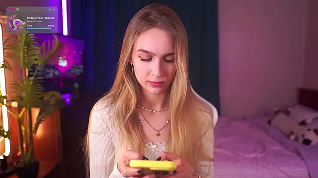 Snapshot of Kamila_icee chatting on 10, 10, 2025 Kamila icee online show from 10, 10, 2025