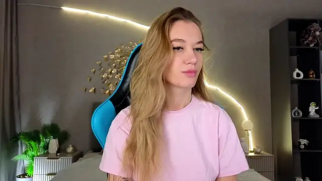 Snapshot of BBabyShark chatting on 9, 12, 2024 BBabyShark online show from 9, 12, 2024