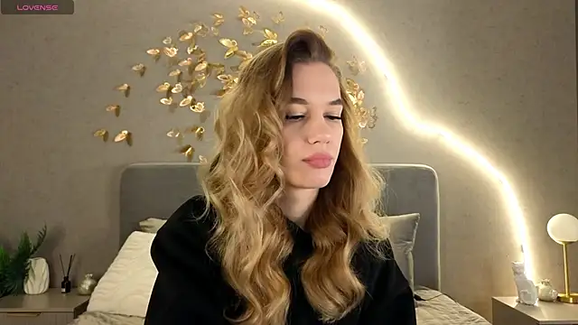 Snapshot of BBabyShark chatting on 1, 2, 2025 BBabyShark online show from 1, 2, 2025