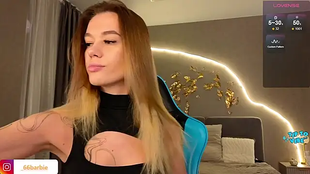 Snapshot of BBabyShark chatting on 10, 3, 2025 BBabyShark online show from 10, 3, 2025