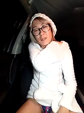 Timide girl2 online show from 16, 12, 2025