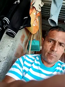 Snapshot of Janle_19c chatting on 14, 12, 2025 Janle 19c online show from 14, 12, 2025