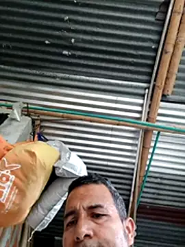 Snapshot of Janle_19c chatting on 4, 4, 2026 Janle 19c online show from 4, 4, 2026