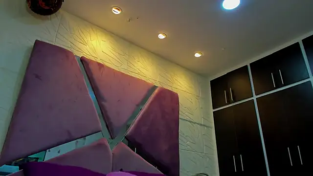 Charlotte Ice1 online show from 15, 11, 2025