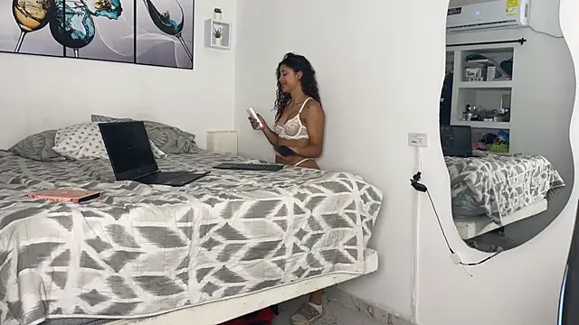 wendy alejo1712 online show from 17, 10, 2025