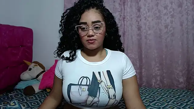 Snapshot of kiara_milf_ chatting on 11, 11, 2025 kiara milf online show from 11, 11, 2025