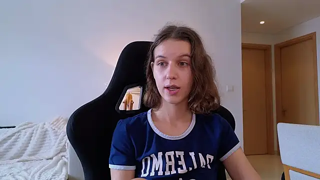 Snapshot of VanessaBayer2 chatting on 29, 12, 2024 VanessaBayer2 online show from 29, 12, 2024