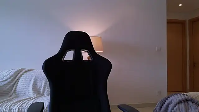 Snapshot of VanessaBayer2 chatting on 4, 1, 2025 VanessaBayer2 online show from 4, 1, 2025