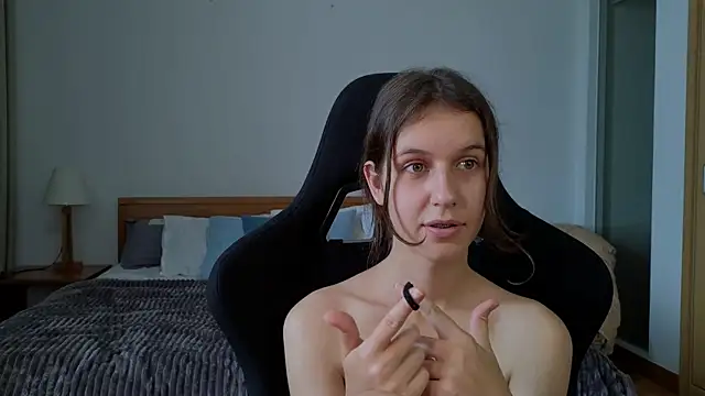 Snapshot of VanessaBayer2 chatting on 8, 3, 2025 VanessaBayer2 online show from 8, 3, 2025